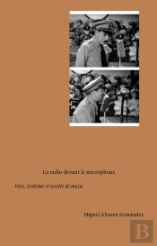 La Radio Devant Le Microphone