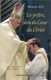 Le Prêtre, Don Du Coeur Du Christ