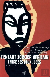 L'Enfant Sorcier Africain Entre Ses Deux Juges
