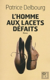 L'Homme Aux Lacets Défaits