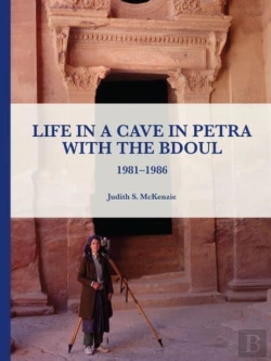 Bertrand.pt - Life In A Cave In Petra With The Bdoul