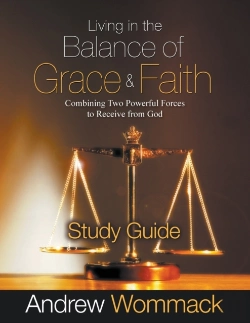Bertrand.pt - Living In The Balance Of Grace And Faith Study Guide