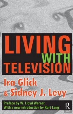 Bertrand.pt - Living With Television