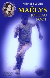 Maelys Joue Au Foot