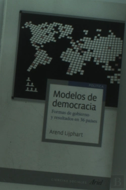Bertrand.pt - Modelos De Democracia
