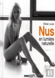 Nus En Lumiere Naturelle