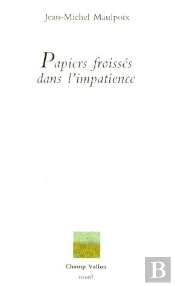 Papiers Froissés Dans L'Impatience