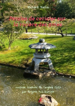 Bertrand.pt - Pétales De Cerisier Sur La Rivière Des Âmes