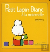 Petit Lapin Blanc À La Maternelle