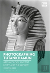 Photographing Tutankhamun