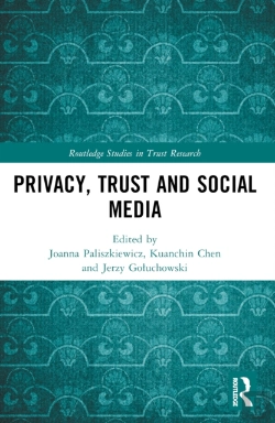 Bertrand.pt - Privacy, Trust And Social Media