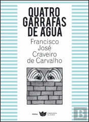 Quatro Garrafas de Água