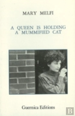 Bertrand.pt - Queen Is Holding A Mummified Cat