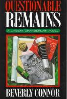Questionable Remains (Lindsay Chamberlain Mysteries)