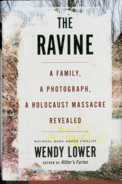 Bertrand.pt - Ravine: A Family, A Photograph, A Holocaust Massacre Revealed