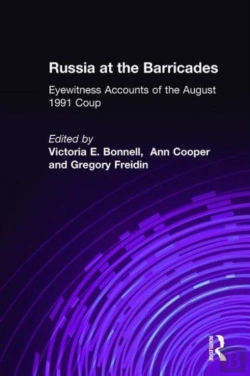 Bertrand.pt - Russia At The Barricades