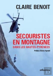Secouristes En Montagne Dans Les Hautes-Pyrénées