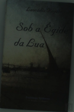 Bertrand.pt - Sob a Égide da Lua 