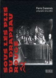 Sous Les Plis Du Drapeau Rouge
