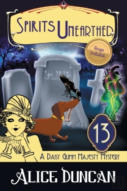 Bertrand.pt - Spirits Unearthed (A Daisy Gumm Majesty Mystery, Book 13)