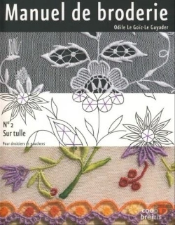 Bertrand.pt - T 2 - Manuel De Broderie - Sur Tulle