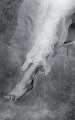 Bertrand.pt - The Chair Beside The Bed