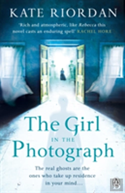 Bertrand.pt - The Girl In The Photograph