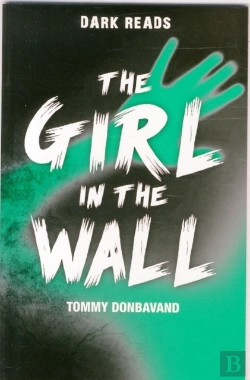 Bertrand.pt - The Girl In The Wall