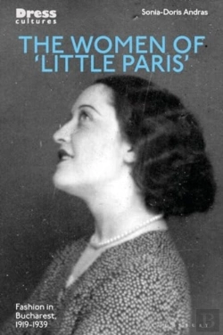 Bertrand.pt - The Women Of 'Little Paris'