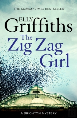 Bertrand.pt - The Zig Zag Girl