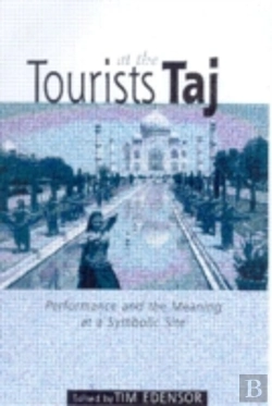 Bertrand.pt - Tourists At The Taj