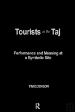 Bertrand.pt - Tourists At The Taj