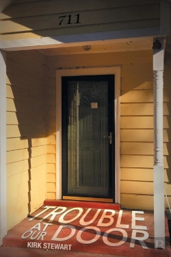 Bertrand.pt - Trouble At Our Door