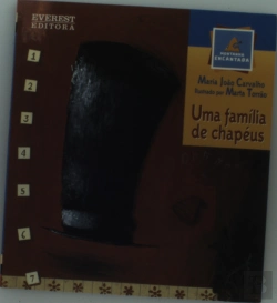 Bertrand.pt - Uma Família de Chapéus