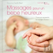 Un Bebe Heureux Avec Les Massages