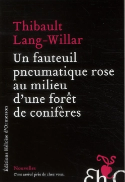 Bertrand.pt - Un Fauteuil Pneumatique Rose Au Milieu D'Une Foret De Coniferes