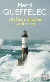 Un Feu S'Allume Sur La Mer