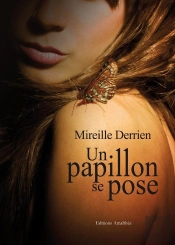 Un Papillon Se Pose