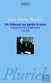 Un Tribunal Au Garde-A-Vous