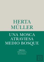 Una Mosca Atraviesa Medio Bosque