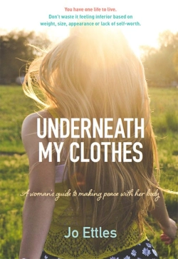 Bertrand.pt - Underneath My Clothes