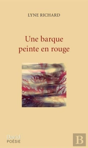 Une Barque Peinte En Rouge