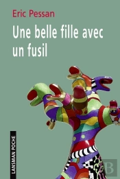 Une Belle Fille Avec Un Fusil