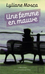 Une Femme En Mauve