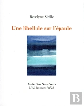 Une Libellule Sur L'Épaule