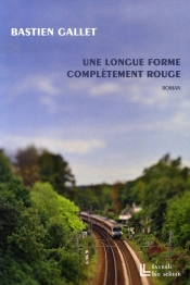 Une Longue Forme Complètement Rouge