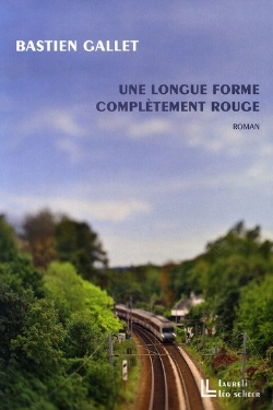Bertrand.pt - Une Longue Forme Complètement Rouge