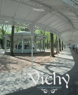Bertrand.pt - Vichy, Invitation A La Promenade