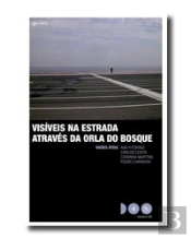 Visíveis na Estrada Através da Orla do Bosque