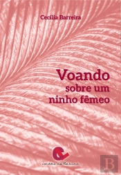 Voando sobre um Ninho Fêmeo
